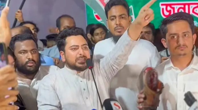 সাভারে এনসিপির সমাবেশে ককটেল বিস্ফোরণ: ‘খুনের চেষ্টা’, প্রশাসনকে কাঠগড়ায় তুললেন নাহিদ ইসলাম