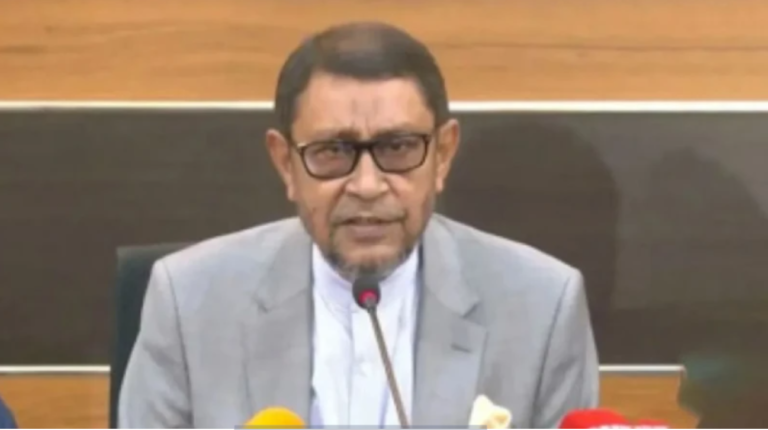 ১১ জেলায় বন্যা: স্বাস্থ্যকর্মীদের ছুটি বাতিল, সাপের কামড়ে ৫ জনের সুস্থতার পর অ্যান্টিভেনম সতর্কতা