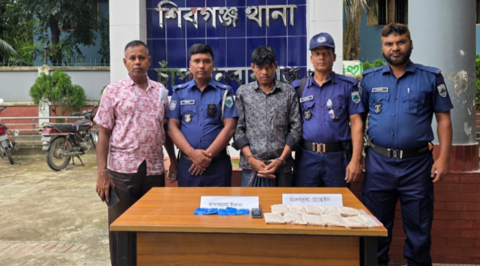 চাঁপাইনবাবগঞ্জের শিবগঞ্জে ১ কেজি হেরোইন ও ৯০০ পিস ইয়াবাসহ মাদক ব্যবসায়ী গ্রেপ্তার