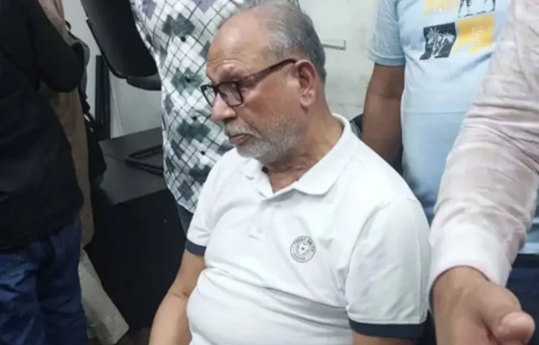 শাপলা চত্বরের মামলায় গ্রেপ্তার সাবেক মন্ত্রী লতিফ সিদ্দিকী: ‘প্রস্তুত ছিলাম’ বলে প্রতিক্রিয়া