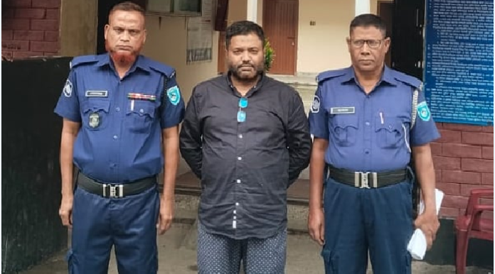হাজিরা খাতায় 'শিক্ষা ছুটি', বাস্তবে জেলখানায়: শিক্ষকের বেতন ছাড়ে অধ্যক্ষের কেরামতি!