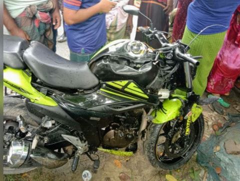শার্শায় ট্রাক্টর-মোটরসাইকেল মুখোমুখি সংঘর্ষ: প্রাণ গেল দু আরোহীর, আহত ১