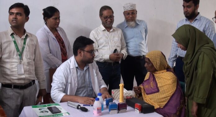 চাঁপাইনবাবগঞ্জে গাক চক্ষু হাসপাতালের উদ্যোগে বিনামূল্যে চক্ষু চিকিৎসা ও ছানি অপারেশন ক্যাম্প অনুষ্ঠিত