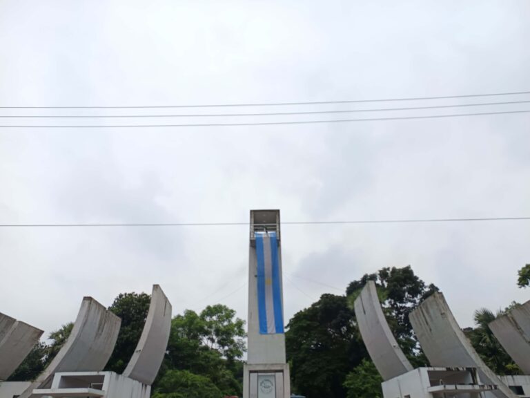 কুবির প্রধান ফটকে আর্জেন্টিনার পতাকা, বিধিমালা লঙ্ঘন