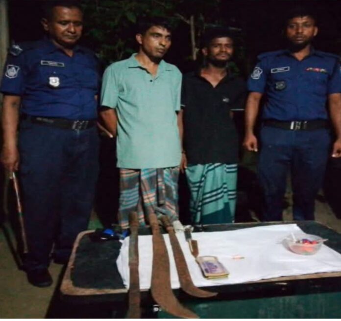 কটিয়াদীতে দেশীয় অস্ত্রও ইয়াবা সহ দুইজন মাদক ব্যবসায়ী গ্রেফতার