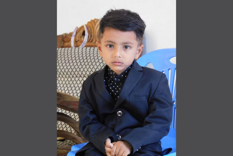 সিঁড়ি থেকে পড়ে শিশুর মৃত্যু