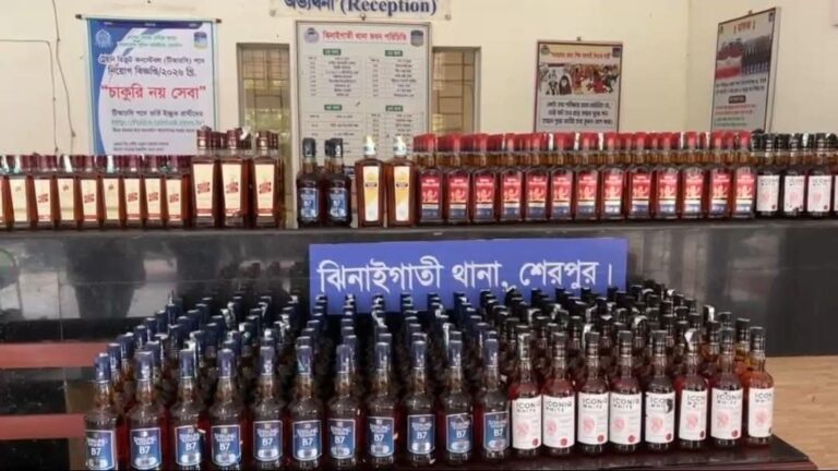 ঝিনাইগাতী সীমান্তবর্তী এলাকা থেকে ৬০০ বোতল ভারতীয় মদ উদ্ধার