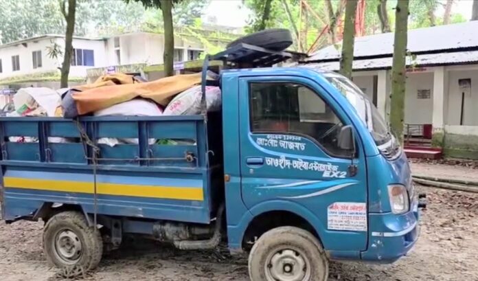 ভূ্ঞাপুরে সরকারি ঔষধসহ আটককৃত ট্রাক।