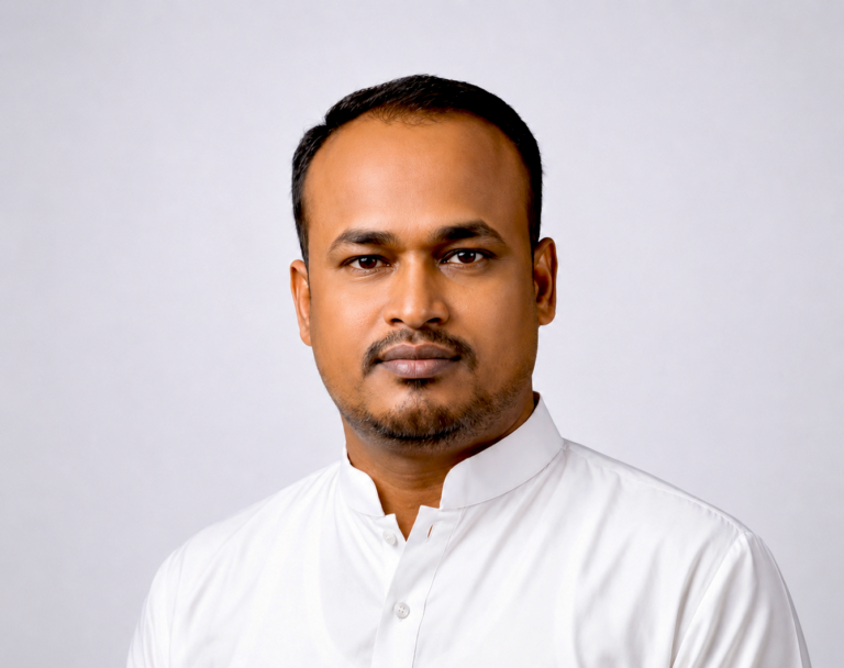 প্রাইভেটকারে গুলি করে পথরোধের পর স্বেচ্ছাসেবক দল নেতাকে কুপিয়ে জখম