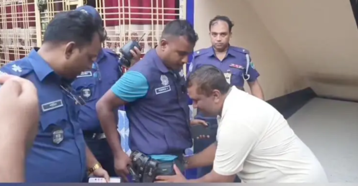 মাদক খুঁজতে গিয়ে উল্টো পুলিশই তল্লাশির মুখে! মেহেরপুরে অভূতপূর্ব অভিযান, গ্রেফতার ৫