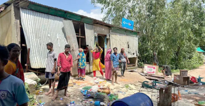 কলমাকান্দায় কবরস্থানের জমিতে দোকান নির্মাণ নিয়ে রক্তক্ষয়ী সংঘর্ষ: আহত ৫৬, বাজারে ভাঙচুর ও লুটপাট