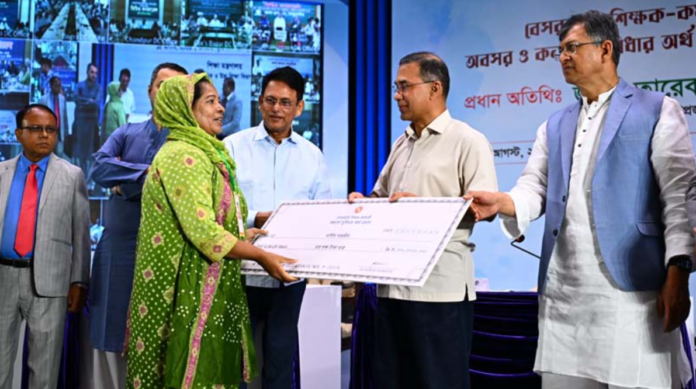 ‘শিক্ষকদের প্রাপ্য টাকা তুলতে ঘুষ দিতে হলে তা জাতির দীনতারই প্রকাশ’: প্রধানমন্ত্রী তারেক রহমান