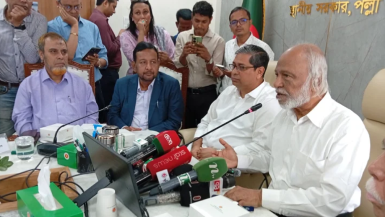 সামাজিক সাম্য টেকসই গণতন্ত্রের অঙ্গীকার: দুর্নীতির বিরুদ্ধে কঠোর বার্তা এলজিআরডি মন্ত্রীর