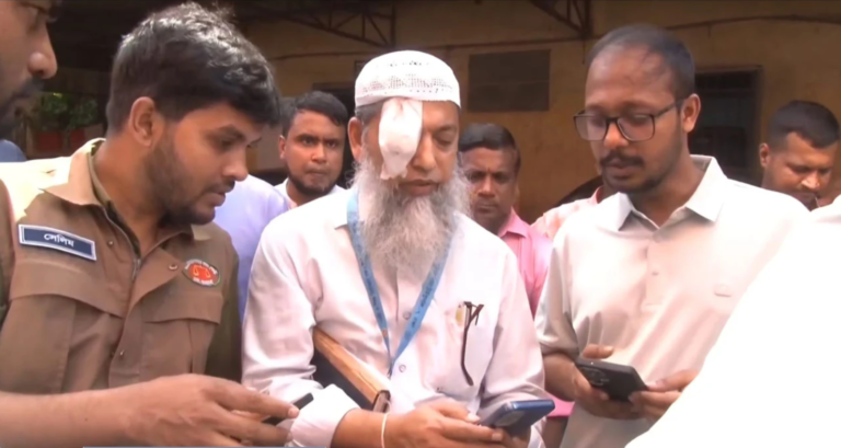 বিচারকের বিরুদ্ধে খাসকামরায় ডেকে চালককে মারধরের অভিযোগ, অস্বীকার করে ‘নাটক’ দাবি