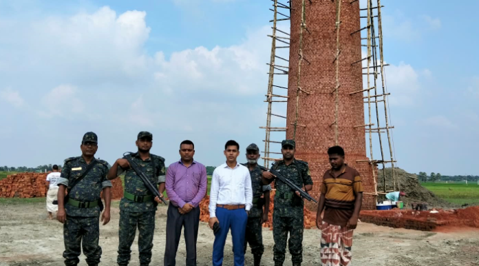 সাপাহারে কৃষিজমিতে অবৈধ ইটভাটা স্থাপন, মোবাইল কোর্টে লাখ টাকা জরিমানা