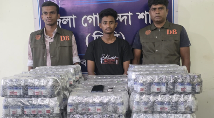 চাঁপাইনবাবগঞ্জে ১১২৫ বোতল এস্কাফ সিরাপসহ গ্রেফতার ১