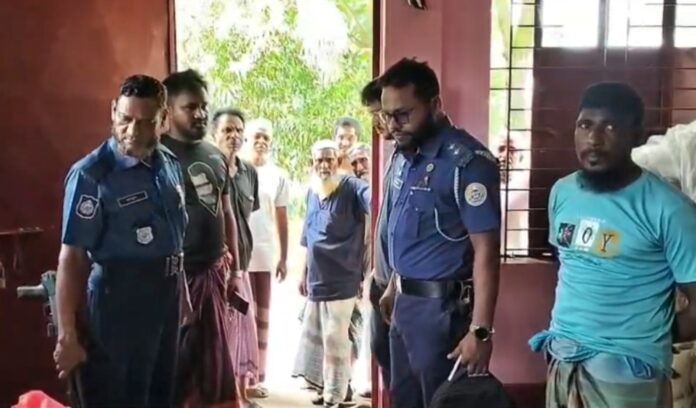 কলাপাড়ায় চেতনা নাশক স্প্রে করে সবাইকে অচেতন করে স্বর্ণালঙ্কারসহ নগদ টাকা লুট