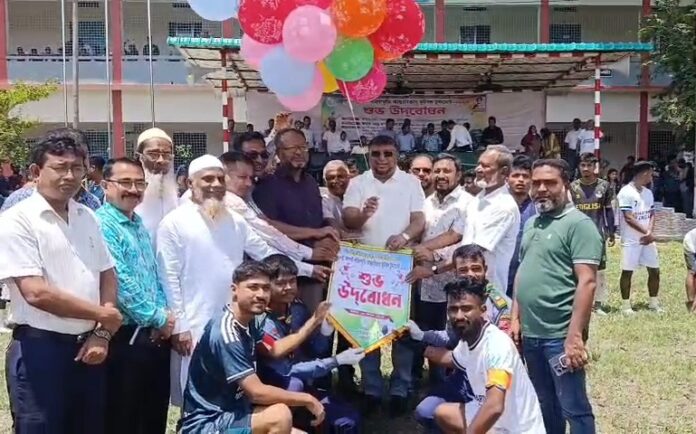 জয়পুরহাট সরকারি কলেজে ‘জুলাই-আগস্ট শহীদস্মৃতি আন্তঃবিভাগ ফুটবল টুর্নামেন্ট’ উদ্বোধন 