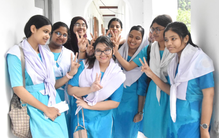 রাজশাহী বোর্ডে এসএসসির ফলাফলে বড় ধরনের অবনতি