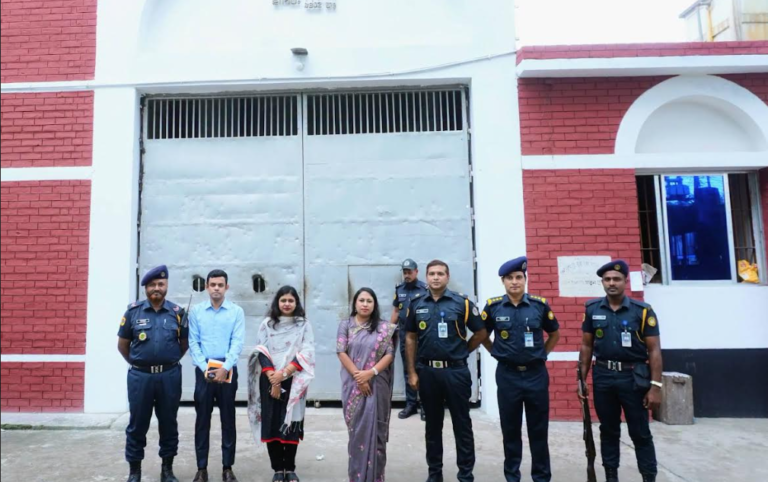 শেরপুর জেলা কারাগার পরিদর্শন করেন জেলা প্রশাসক