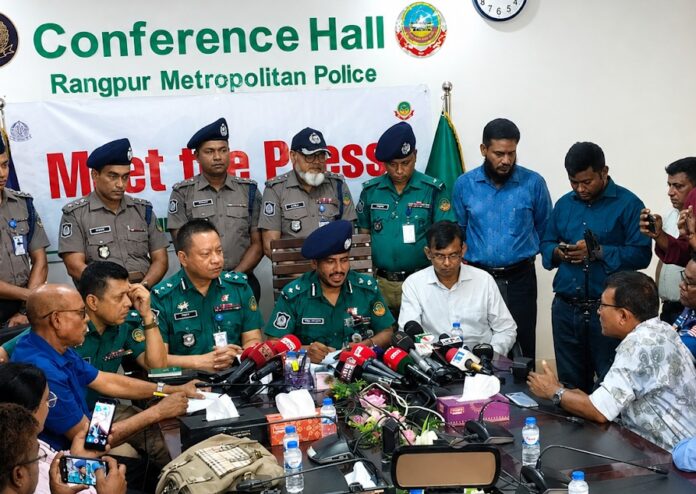 রংপুরের মাছুয়াপাড়া চার খুন মামলার তদন্ত অগ্রগতি জানাতে পুলিশ কমিশনারের প্রেস ব্রিফিং