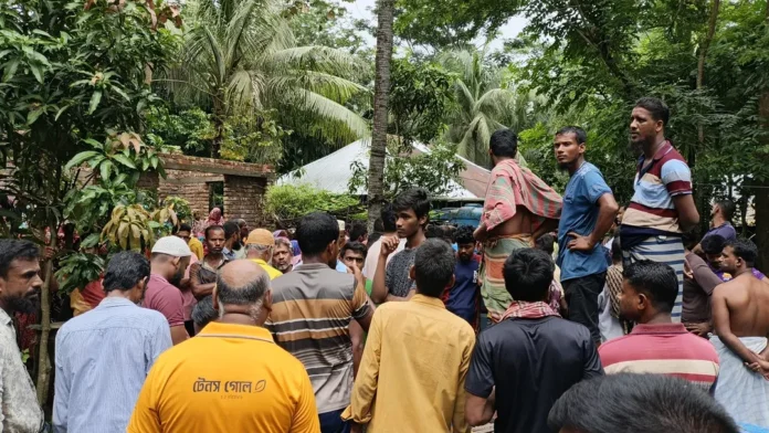 বাগেরহাটে একই পরিবারের তিনজনের গলিত মরদেহ উদ্ধার