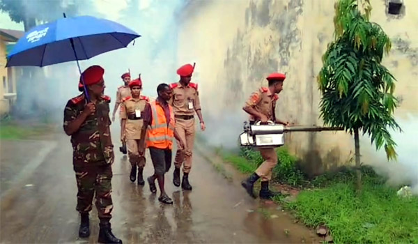 বাগেরহাটে বিএনসিসির পরিচ্ছন্নতা অভিযান ও বৃক্ষরোপণ