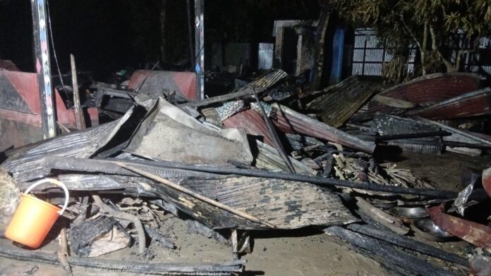 চান্দিনায় ভয়াবহ অগ্নিকাণ্ডে দুই বসতঘর পুড়ে ছাই, ২৫ লাখ টাকার ক্ষতির দাবি