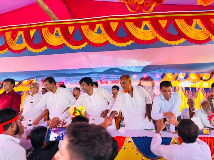 নড়াগাতী থানা বিএনপির সভাপতি খান মতিয়ারকে কারণ দর্শানোর নোটিশ, ফেসবুকে তীব্র ক্ষোভ