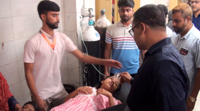 চাঁপাইনবাবগঞ্জে আবারও স্কুল ফিডিংয়ের খাবার খেয়ে ১০ শিশু অসুস্থ্য