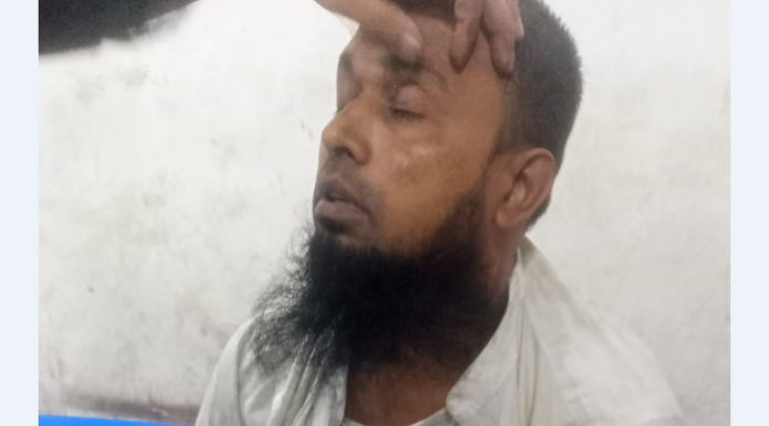 মাদ্রাসা শিক্ষকের বিরুদ্ধে ছাত্রীকে ধর্ষণের অভিযোগ, গণধোলাইয়ের পর পুলিশের সোপর্দ