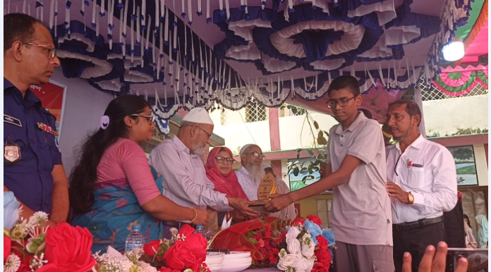 সাপাহারে কৃতি শিক্ষার্থীদের সংবর্ধনা, পুরস্কার বিতরণ ও অভিভাবক সমাবেশ অনুষ্ঠিত