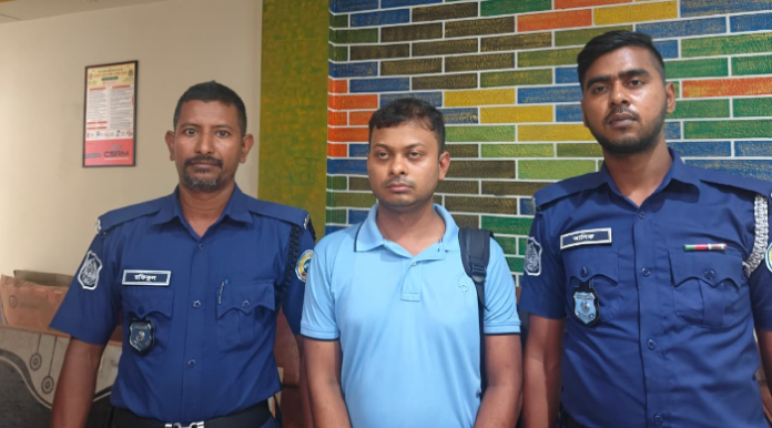 কুয়াকাটায় ম্যাজিস্ট্রেট পরিচয়ে প্রতারণা, যুবকের এক বছরের কারাদণ্ড