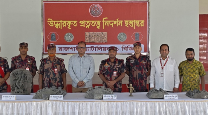 বিজিবির অভিযানে ২৬ প্রাচীন মূর্তি, ১,৮১৮ মুদ্রা জাতীয় জাদুঘরে