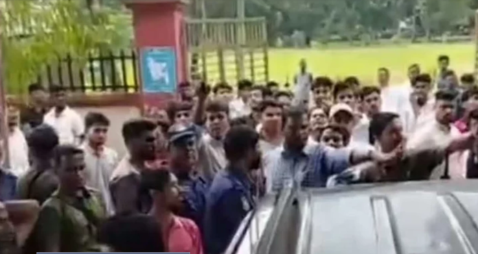 এমপি হান্নান মাসউদের ঘাড়ে ঘুষি, রক্তক্ষয়ী সংঘর্ষ : হাতিয়ায় বিএনপি-এনসিপি মুখোমুখি রণক্ষেত্র!