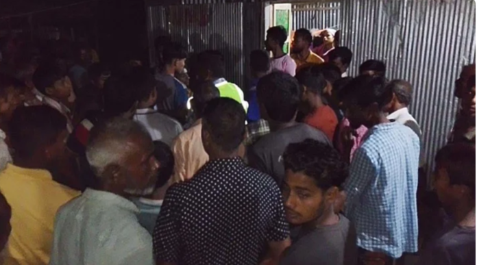 শাশুড়িকে অপমান করায় বাবার চড়: ক্ষুব্ধ ছেলের ছুরিকাঘাতে প্রাণ গেল বাবার