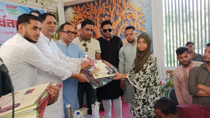 নোয়াখালীতে জিপিএ-৫ প্রাপ্ত ৫৫ শিক্ষার্থীকে ছাত্রদলের সংবর্ধনা