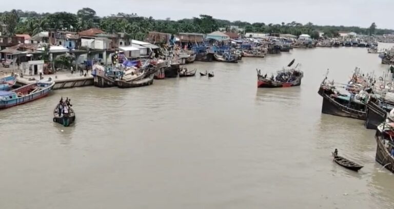 উত্তরপশ্চিম বঙ্গোপসাগরে লঘুচাপ,পায়রা বন্দরে ০৩ নম্বর সতর্ক সংকেত