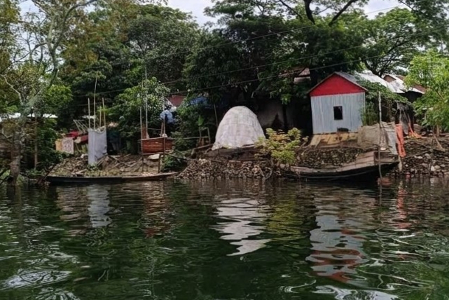 হাওরের পরিবেশ রক্ষায় এত উদ্যোগ,পানিতে মানববর্জ্য ঠেকাবে কে?