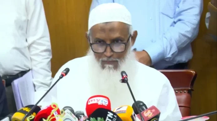 সচিবালয়ে আয়োজিত সংবাদ সম্মেলনে ধর্মমন্ত্রী শাহ মোফাজ্জাল হোসাইন কায়েকোবাদ। ছবি: ভিডিও থেকে নেওয়া