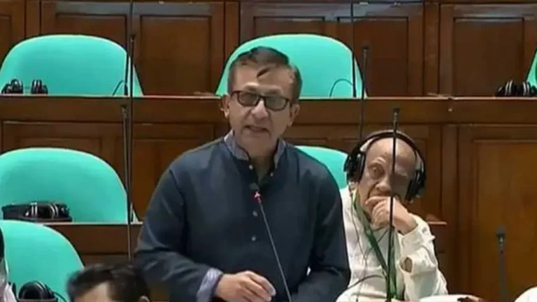 তিন বছরে চার শতাধিক গার্মেন্টস কারখানা বন্ধ হয়েছে : সংসদে বাণিজ্যমন্ত্রী