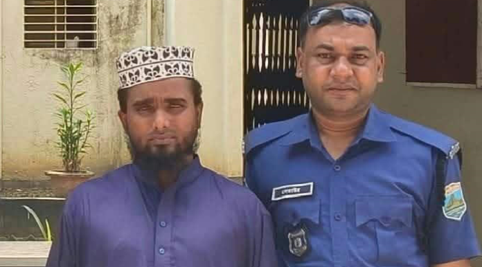 সাপাহারে মাদ্রাসাছাত্রীকে যৌন নিপীড়নের চেষ্টা, গ্রেপ্তার-১