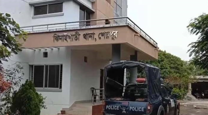 ঝিনাইগাতীতে ছেলেকে চুরির অপবাদ দিয়ে বাবাকে হাত-পা বেঁধে নির্যাতনের অভিযোগ বিএনপি নেতার বিরুদ্ধে