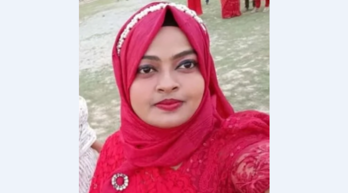বাবুগঞ্জে সিএনজিতে যাত্রীর ছদ্মবেশে দিনদুপুরে শিক্ষিকাকে জিম্মি করে লুট, সেতুর ঢালে ফেলে চম্পট