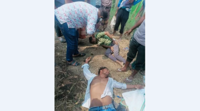 নওগাঁয় ব্যাংকের কর্মকর্তাদের রডপেটা করে ৩৪ লাখ টাকা ছিনতাই