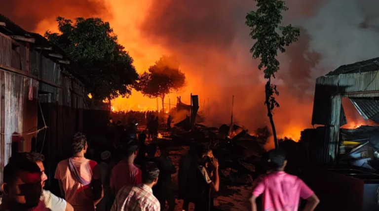আশুলিয়ায় ভয়াবহ অগ্নিকাণ্ড: ১৭টি ঝুট গোডাউন ও কলোনি ভস্মীভূত, রিকভারিতে ফায়ার সার্ভিসের ৫ ইউনিট