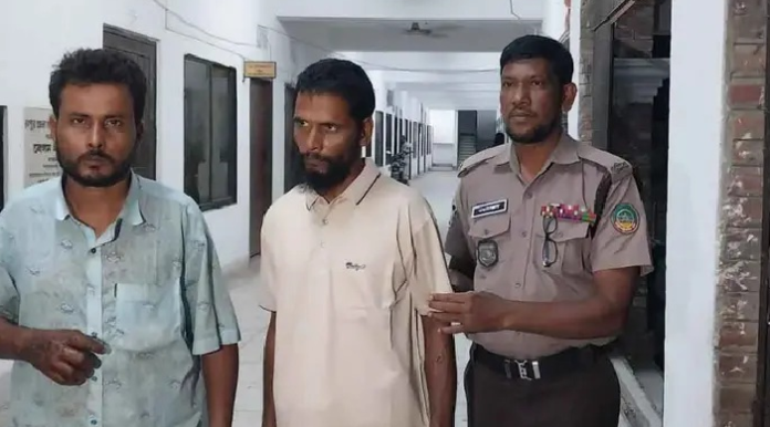 অবৈধভাবে বাংলাদেশে অনুপ্রবেশের অভিযোগে ভারতীয় দুই নাগরিক কারাগারে
