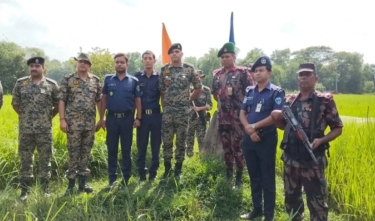 ১৫ ঘণ্টা পর বিএসএফের হাতে আটক ২ বাংলাদেশি পুলিশ সদস্য উদ্ধার