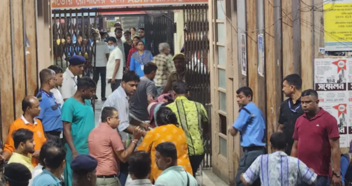কলকাতার চোরবাগান পূজামণ্ডপে পদদলিত হয়ে ১৭ জনের মর্মান্তিক মৃত্যু