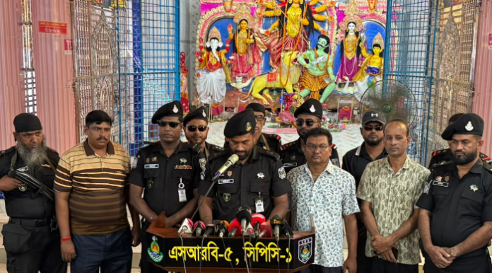 চাঁপাইনবাবগঞ্জে দুর্গাপূজামণ্ডপ পরিদর্শন ও এসআরবি-৫-এর প্রেস ব্রিফিং